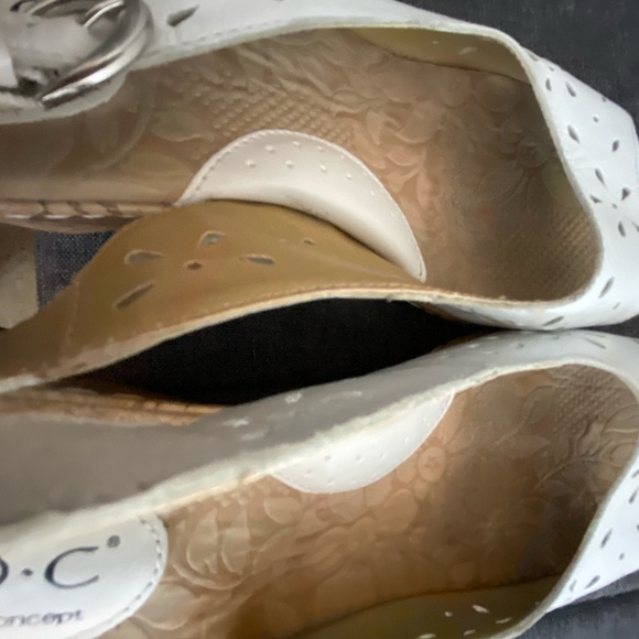B.O.C. White Flower Cut Out Leather Cork Casual Summer Sandal- Sz-9 - Picture 4 of 16